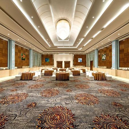 Fairway Golf & Lake Resort Naya Raipur Exterior foto
